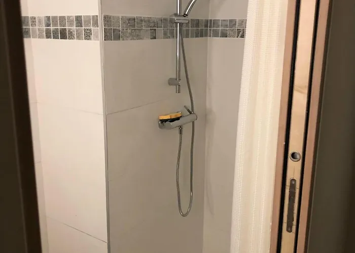 Le Regina 5p Parking Apartamento *